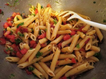 意大利管状面干鲜番茄沙律做法