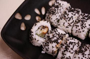 日本料理：烤鳗寿司卷做法