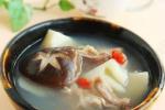 小吃 香菇春笋煲鸡汤