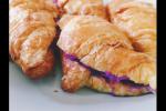 紫薯椰香牛角包早餐