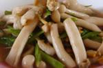 小吃 芦笋海鲜菇烩鲍鱼